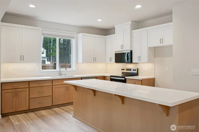 Property photo for 1303 60th Avenue Ne, Tacoma photo 3