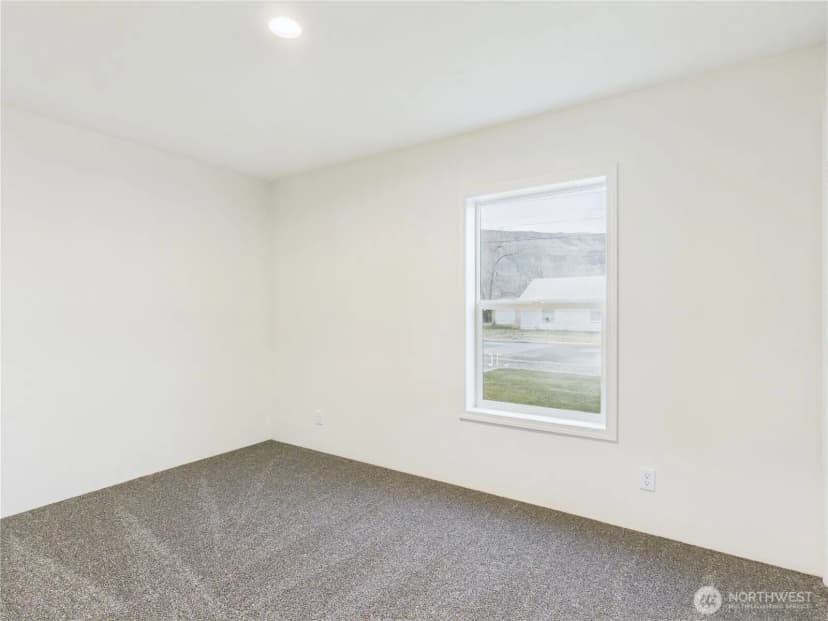Property photo for 401 2nd Street Sw, Rock Island photo 8