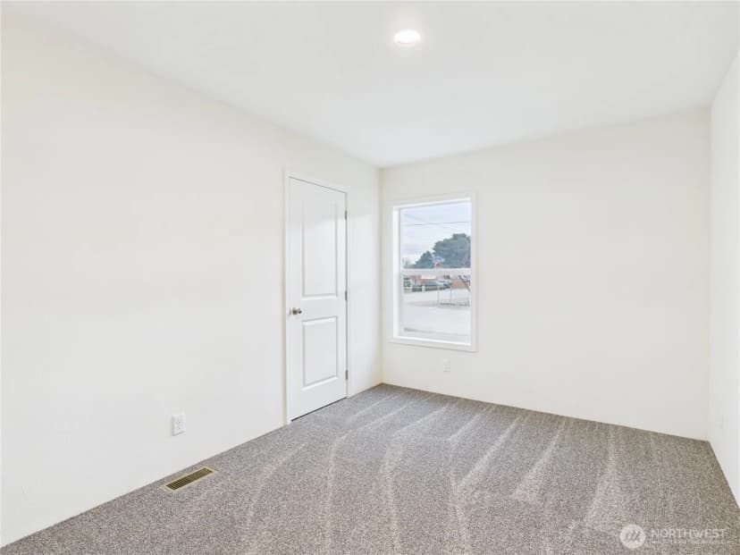 Property photo for 401 2nd Street Sw, Rock Island photo 10