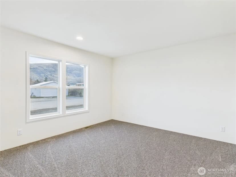 Property photo for 401 2nd Street Sw, Rock Island photo 6