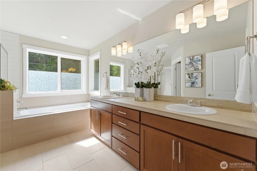 Property photo for 16005 74th Avenue Ne, Kenmore photo 22