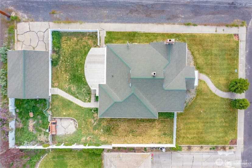 Property photo for 113 E 6th St, Lind photo 27