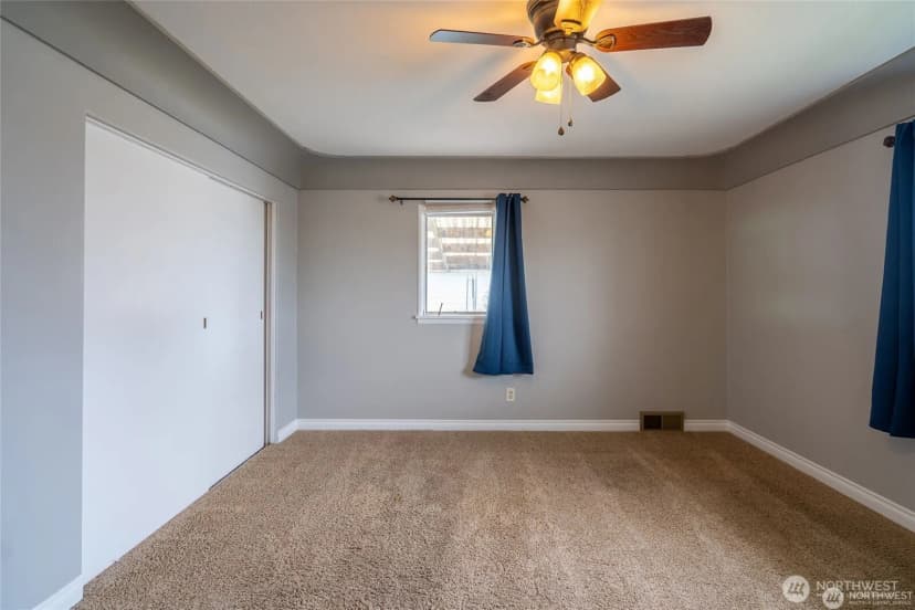 Property photo for 113 E 6th St, Lind photo 14