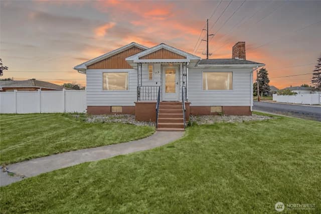 Property photo for 113 E 6th St, Lind