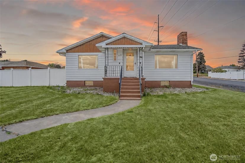 Property photo for 113 E 6th St, Lind