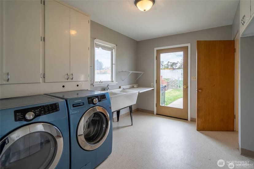 Property photo for 113 E 6th St, Lind photo 11