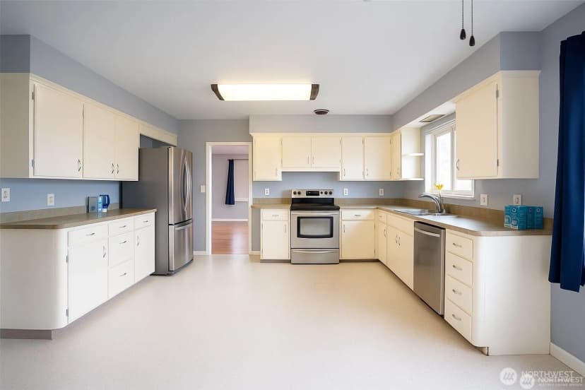 Property photo for 113 E 6th St, Lind photo 9