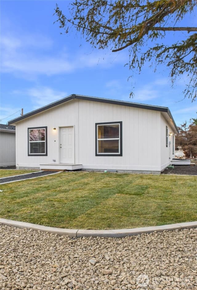 Property photo for 19 B S Garden Avenue, Rock Island