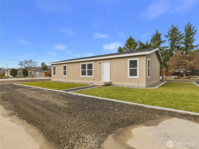 Property photo for 403 2nd Street Sw, Rock Island