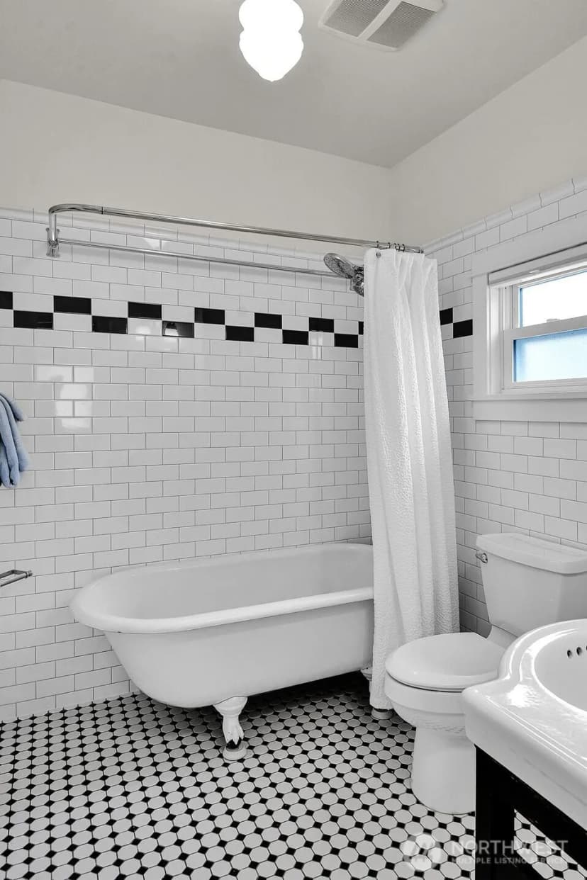 Property photo for 2608 S Grand Street, Seattle photo 17