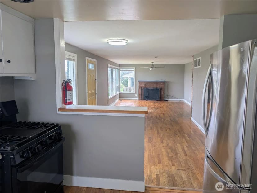 Property photo for 1740 Se 6th Street, Oak Harbor photo 11
