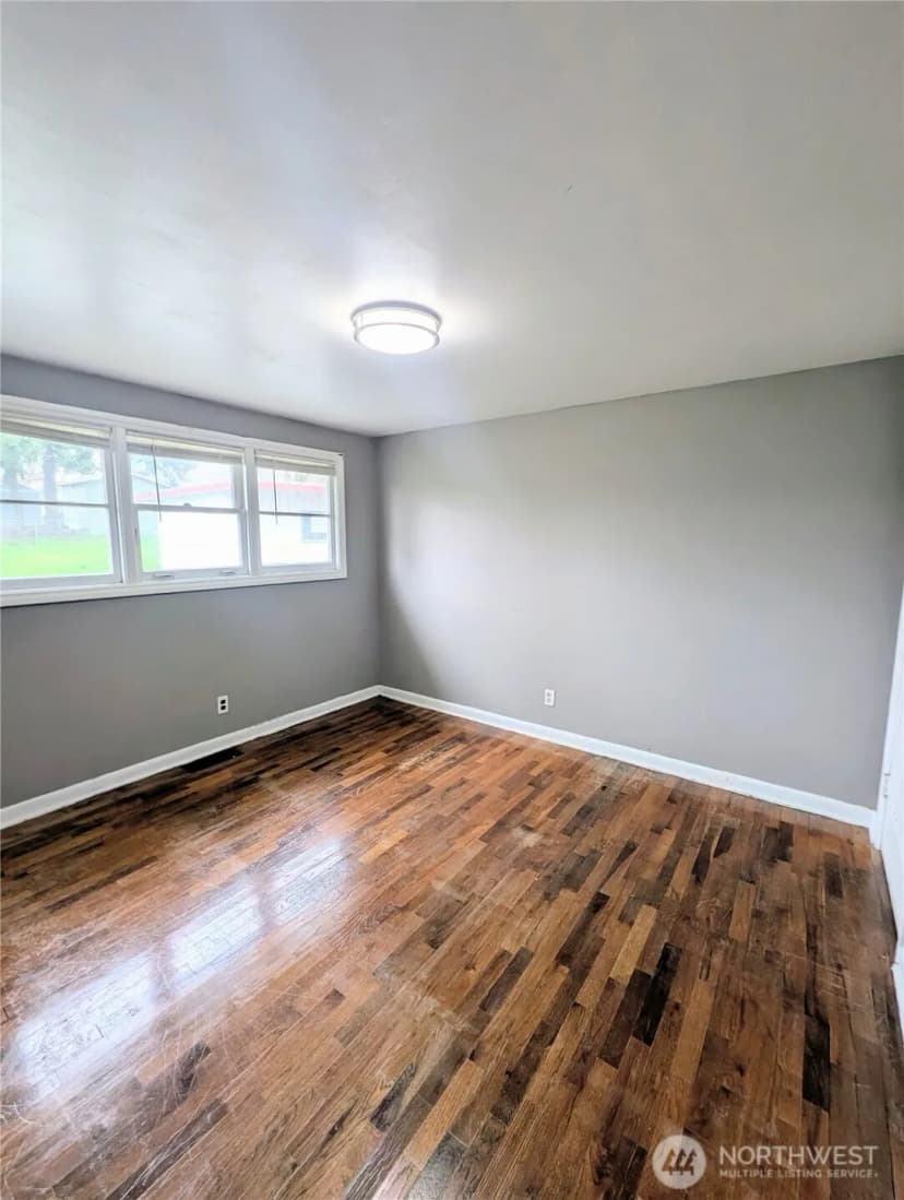 Property photo for 1740 Se 6th Street, Oak Harbor photo 7