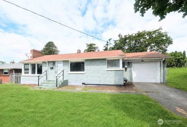 Property photo for 1740 Se 6th Street, Oak Harbor