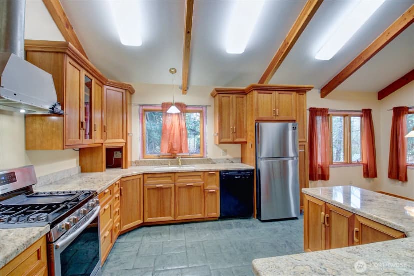 Property photo for 46824 Everett Lake Rd, Concrete photo 5