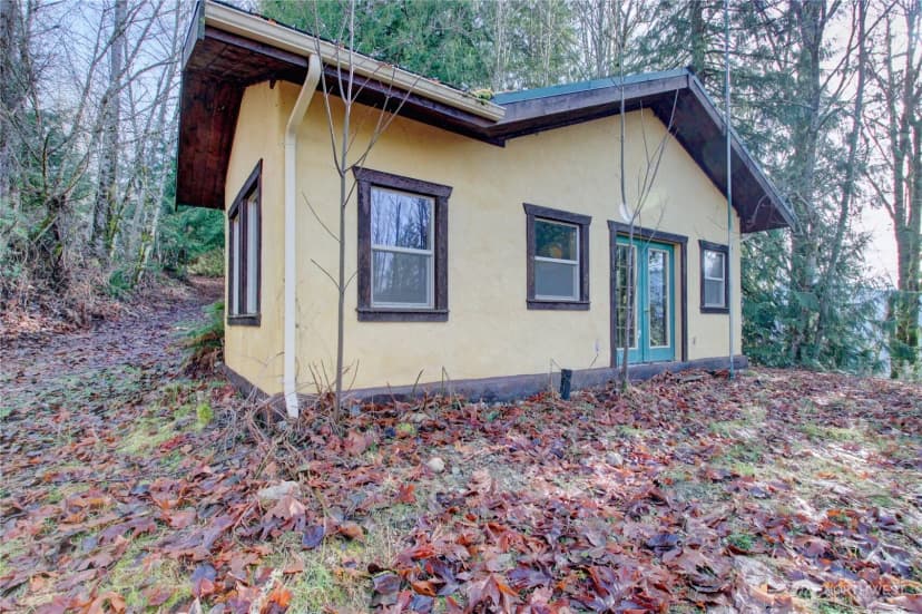 Property photo for 46824 Everett Lake Rd, Concrete photo 19