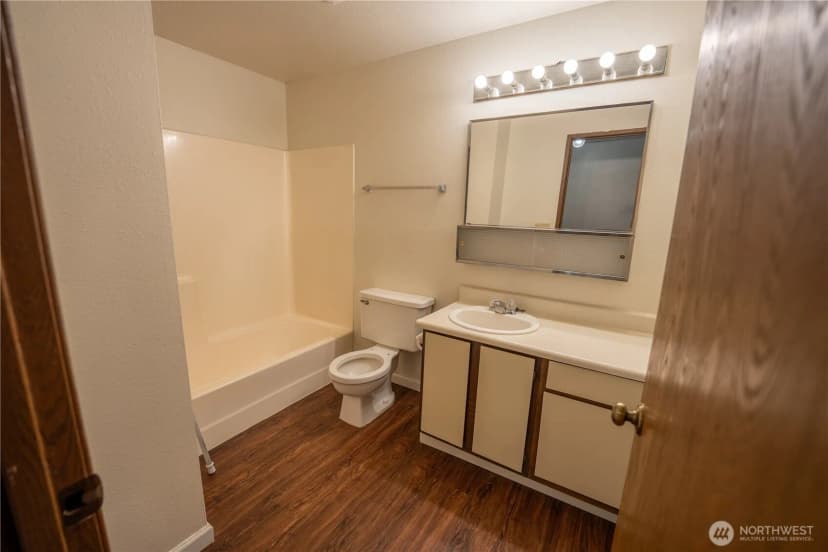 Property photo for 34005 1 St Circle S, Federal Way photo 15