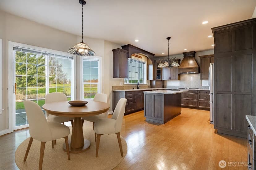 Property photo for 600 Sunrise Drive, Lynden photo 18