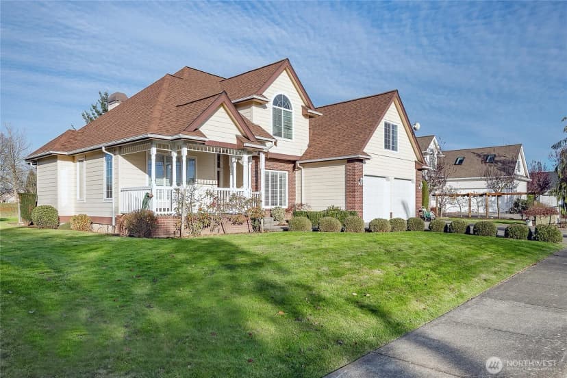 Property photo for 600 Sunrise Drive, Lynden photo 2