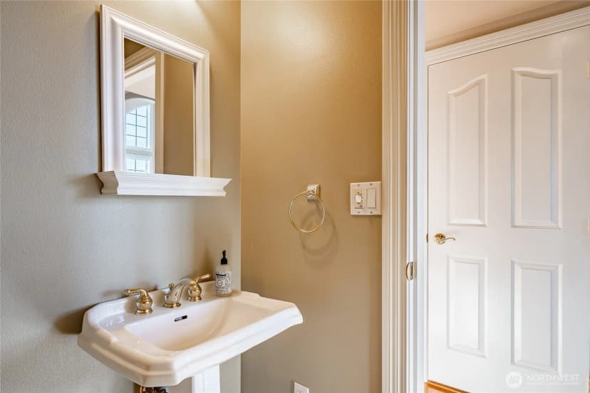 Property photo for 600 Sunrise Drive, Lynden photo 22