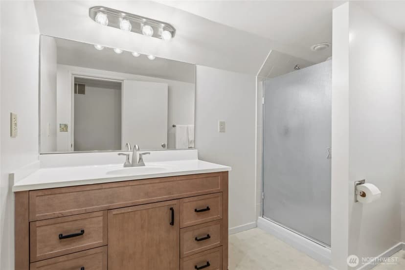 Property photo for 4123 94th Avenue Se, Mercer Island photo 19