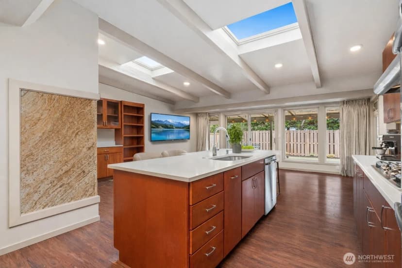 Property photo for 4123 94th Avenue Se, Mercer Island photo 8