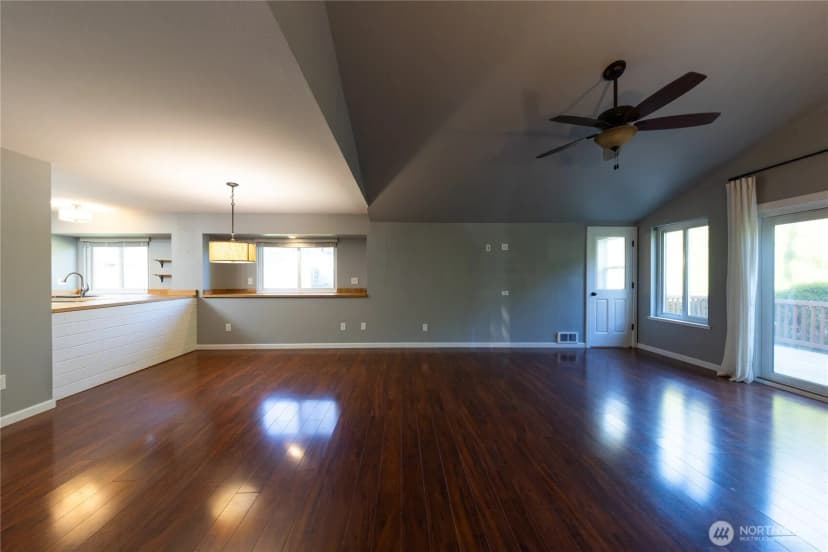 Property photo for 523 Kloshe Way, La Conner photo 15