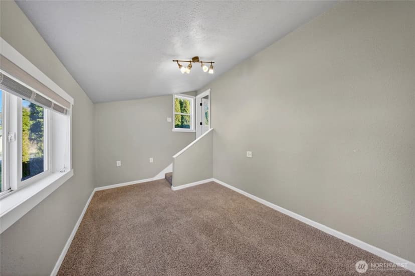 Property photo for 523 Kloshe Way, La Conner photo 17