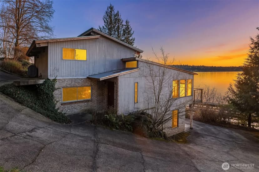 Property photo for 8025 W Mercer Way, Mercer Island photo 18