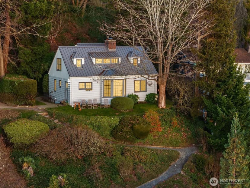 Property photo for 8025 W Mercer Way, Mercer Island photo 6