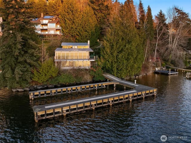 Property photo for 8025 W Mercer Way, Mercer Island photo 5