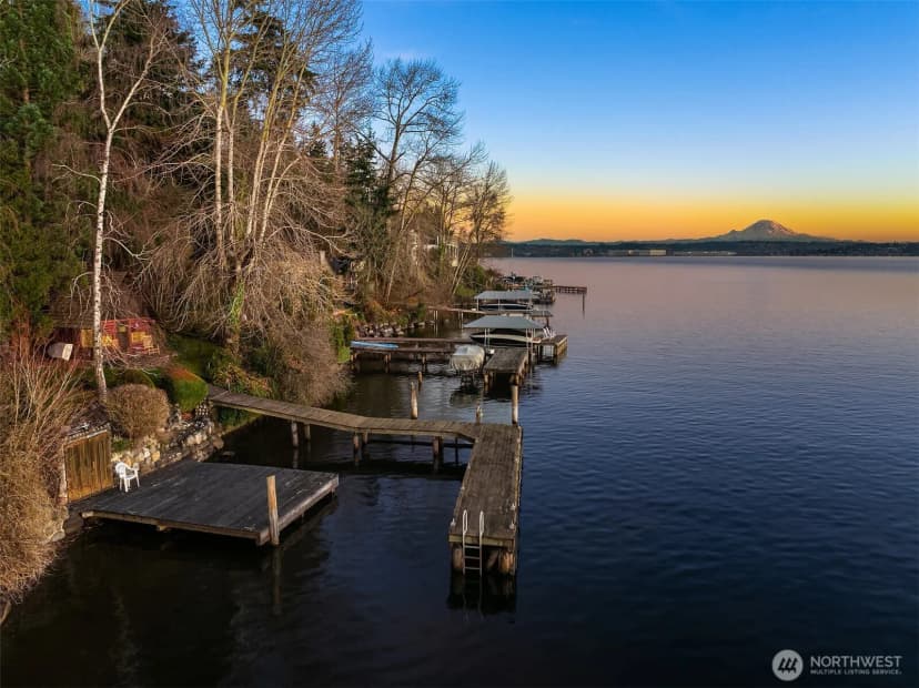 Property photo for 8025 W Mercer Way, Mercer Island photo 3