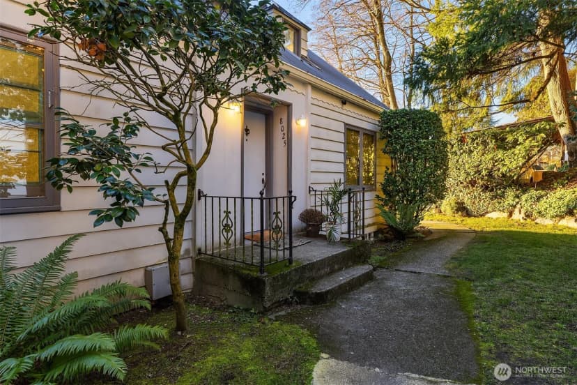 Property photo for 8025 W Mercer Way, Mercer Island photo 22