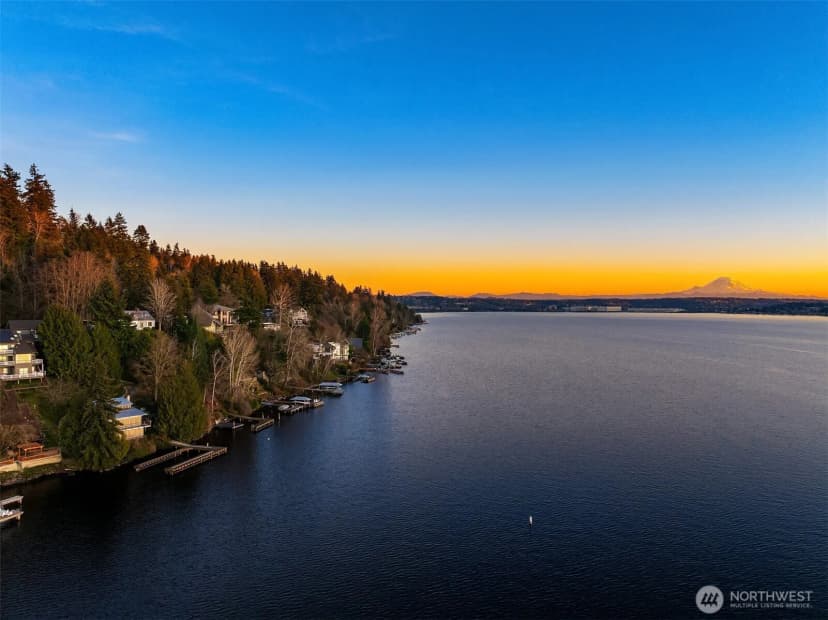Property photo for 8025 W Mercer Way, Mercer Island photo 4