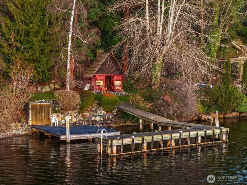 Property photo for 8025 W Mercer Way, Mercer Island photo 14