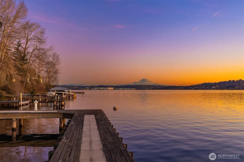 Property photo for 8025 W Mercer Way, Mercer Island photo 11