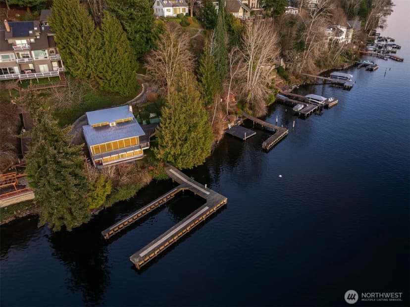 Property photo for 8025 W Mercer Way, Mercer Island photo 2
