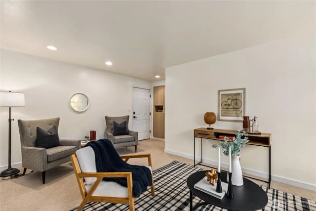 Property photo for 2111 E John Street #202, Seattle photo 2