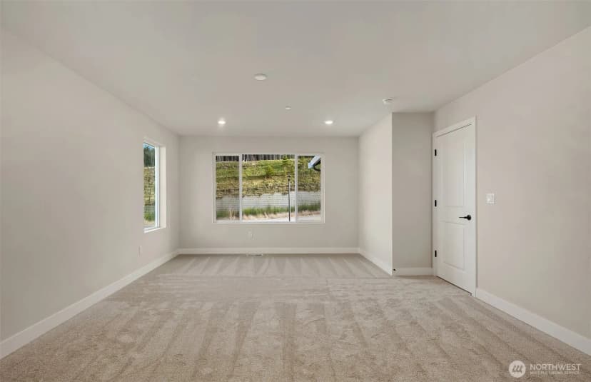 Property photo for 23779 Marinwood Circle Ne #03112, Kingston photo 8