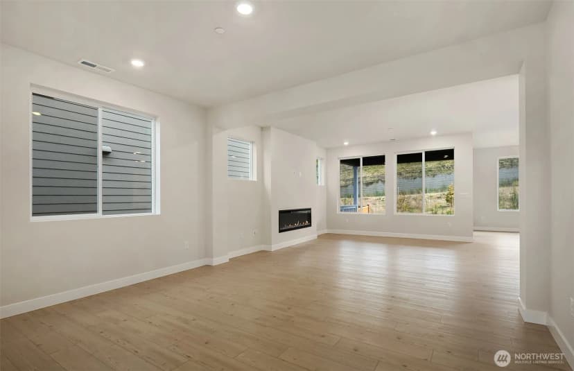 Property photo for 23779 Marinwood Circle Ne #03112, Kingston photo 3