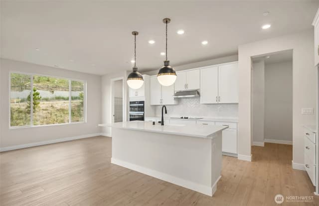 Property photo for 23779 Marinwood Circle Ne #03112, Kingston photo 5