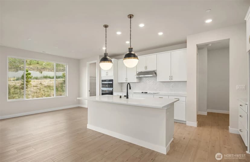 Property photo for 23779 Marinwood Circle Ne #03112, Kingston photo 5