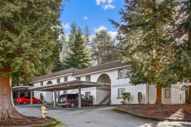 Property photo for 12527 Ne 117th Place #f5, Kirkland, WA 98034