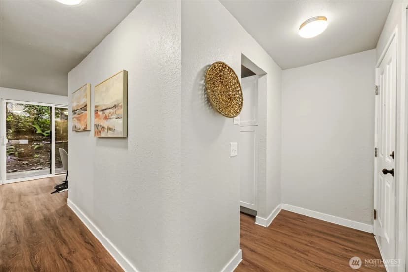Property photo for 12527 Ne 117th Place #f5, Kirkland photo 7