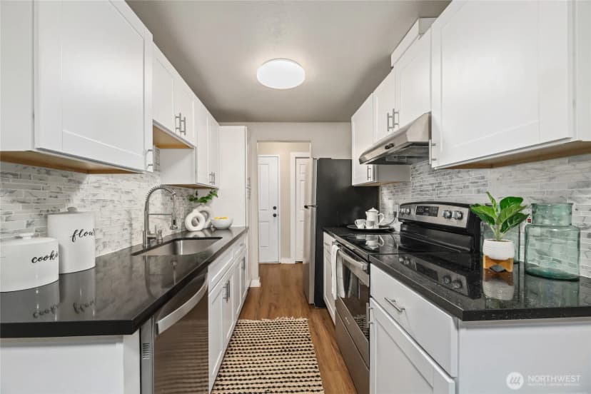 Property photo for 12527 Ne 117th Place #f5, Kirkland photo 10