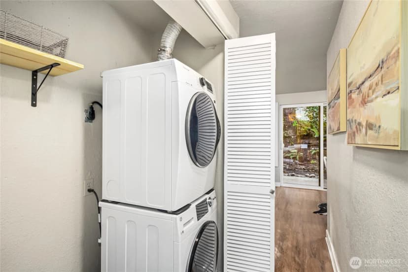 Property photo for 12527 Ne 117th Place #f5, Kirkland photo 11
