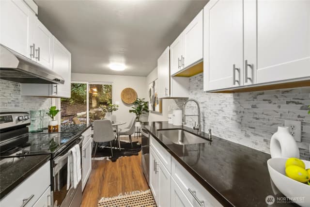 Property photo for 12527 Ne 117th Place #f5, Kirkland photo 3