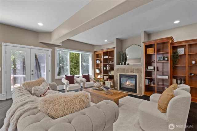 Property photo for 1147 Federal Avenue E, Seattle photo 5