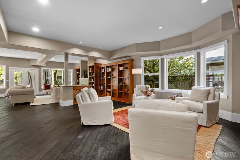 Property photo for 1147 Federal Avenue E, Seattle photo 12