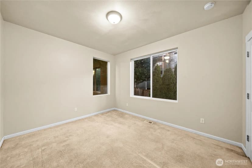 Property photo for 1167 32nd Place Ne, Auburn photo 12