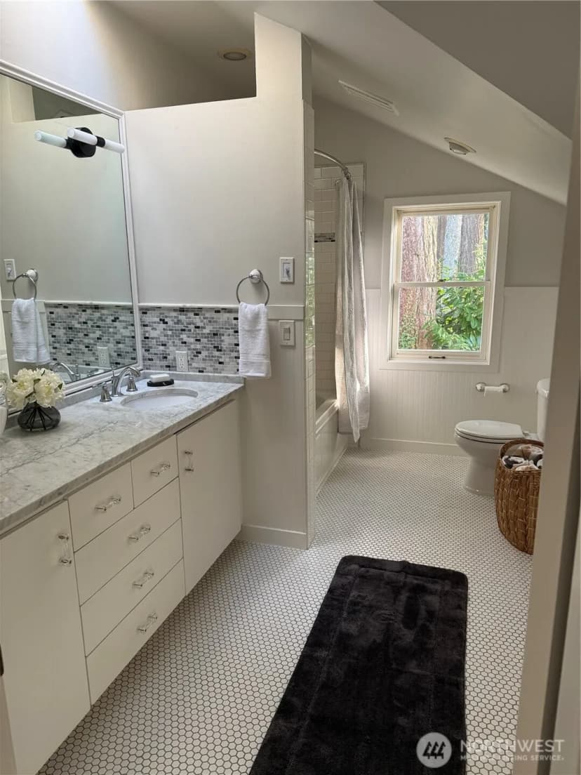 Property photo for 9144 Edgewater Drive Sw, Lakewood photo 33